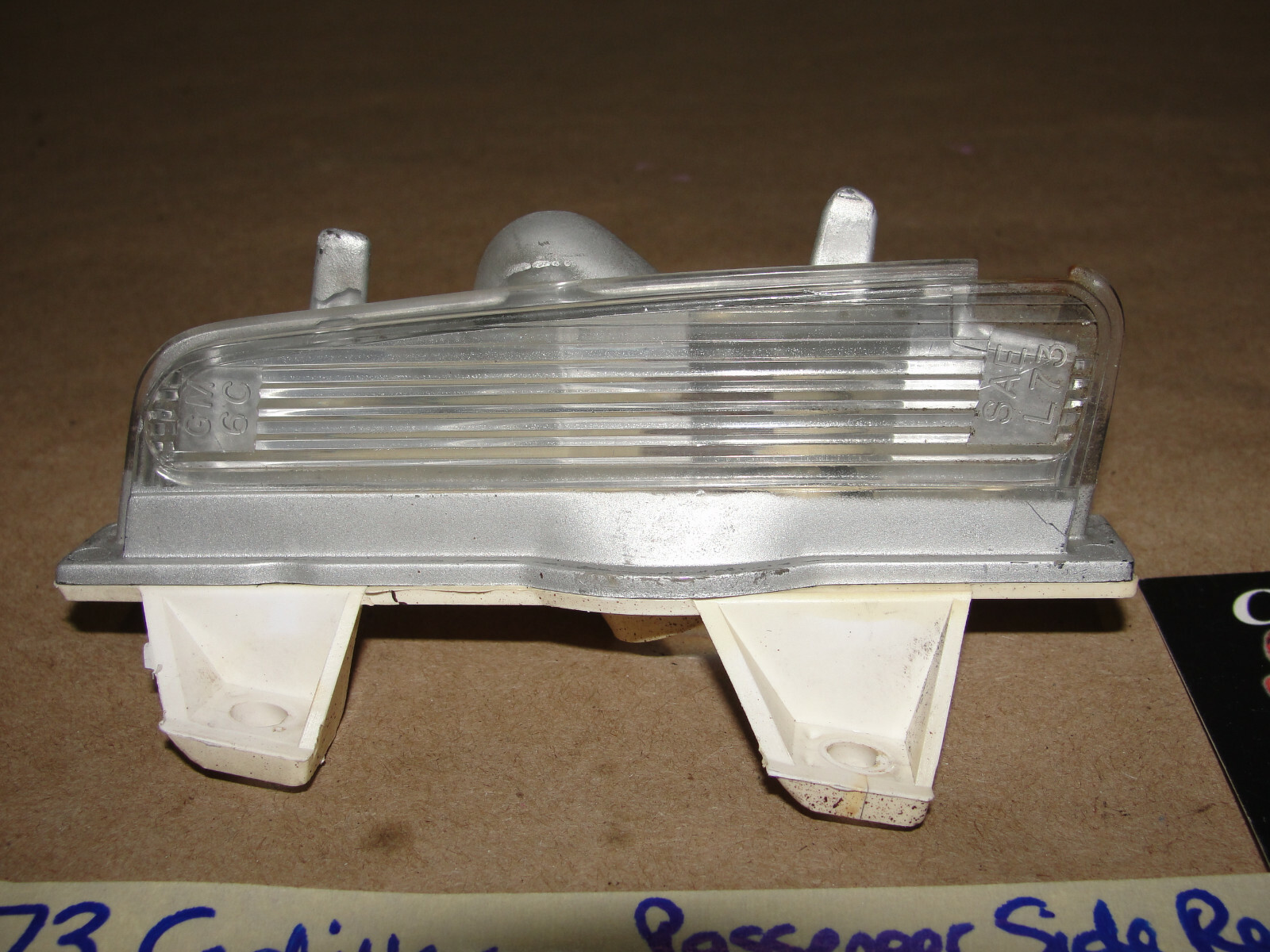 OEM 1973 Cadillac Deville Calais Fleetwood RIGHT PASSENGER SIDE REAR LICENSE PLATE LIGHT LENS #911966 - Image 3