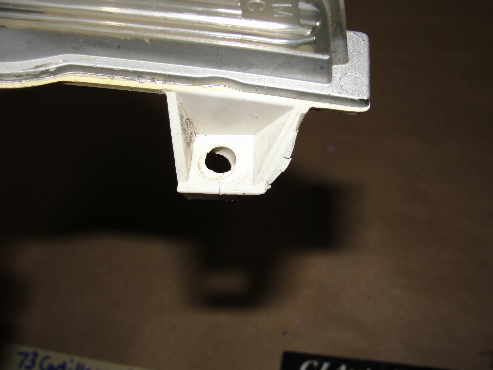 OEM 1973 Cadillac Deville Calais Fleetwood LEFT DRIVER SIDE REAR LICENSE PLATE LIGHT LENS #911965 - Image 7