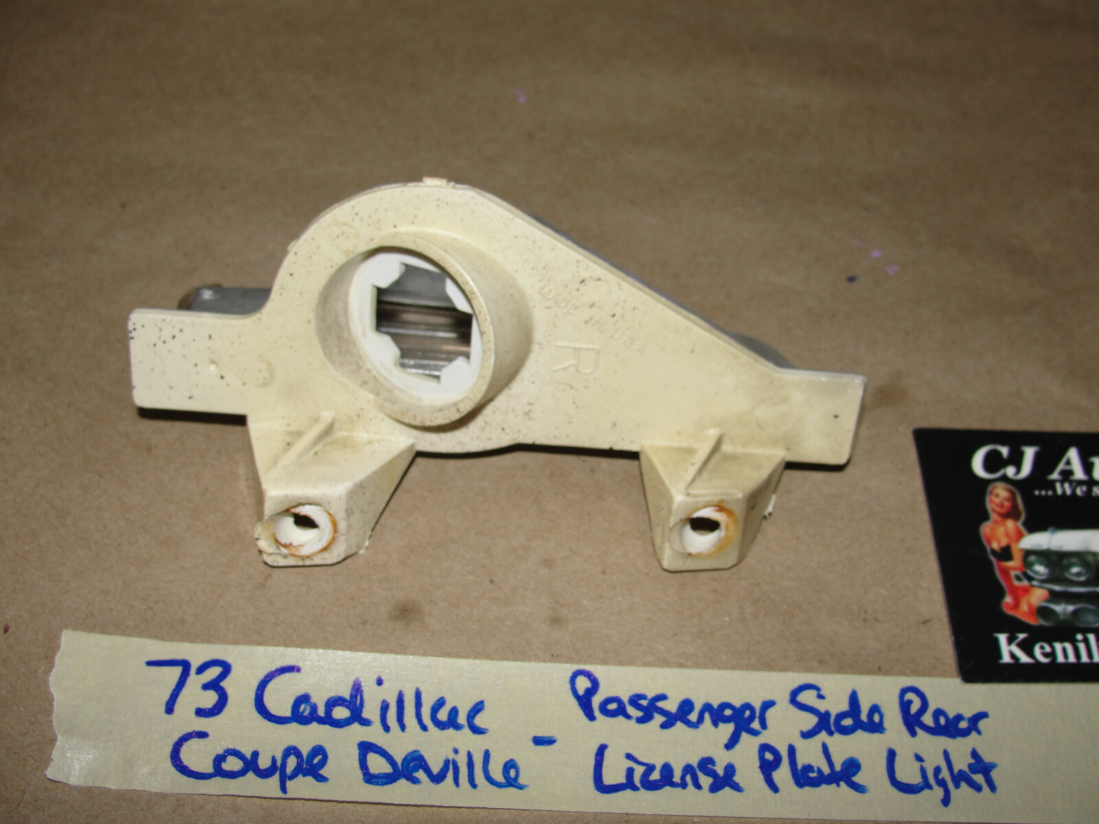 OEM 1973 Cadillac Deville Calais Fleetwood RIGHT PASSENGER SIDE REAR LICENSE PLATE LIGHT LENS #911966 - Image 9