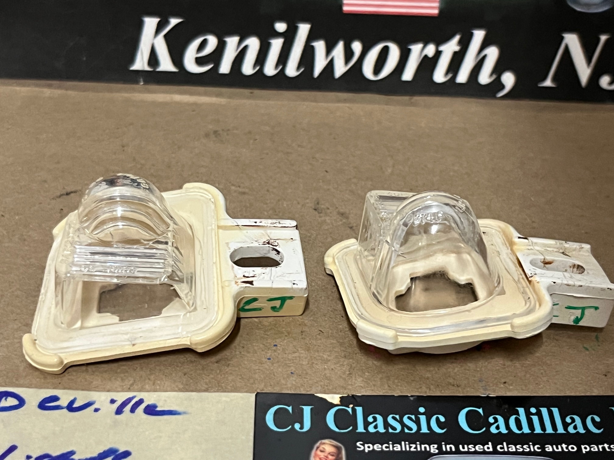 OEM 1974 1975 1976 Cadillac Deville Calais Fleetwood PAIR REAR BUMPER LICENSE PLATE LIGHT LENS - LEFT & RIGHT #912822/#912821 - Image 7