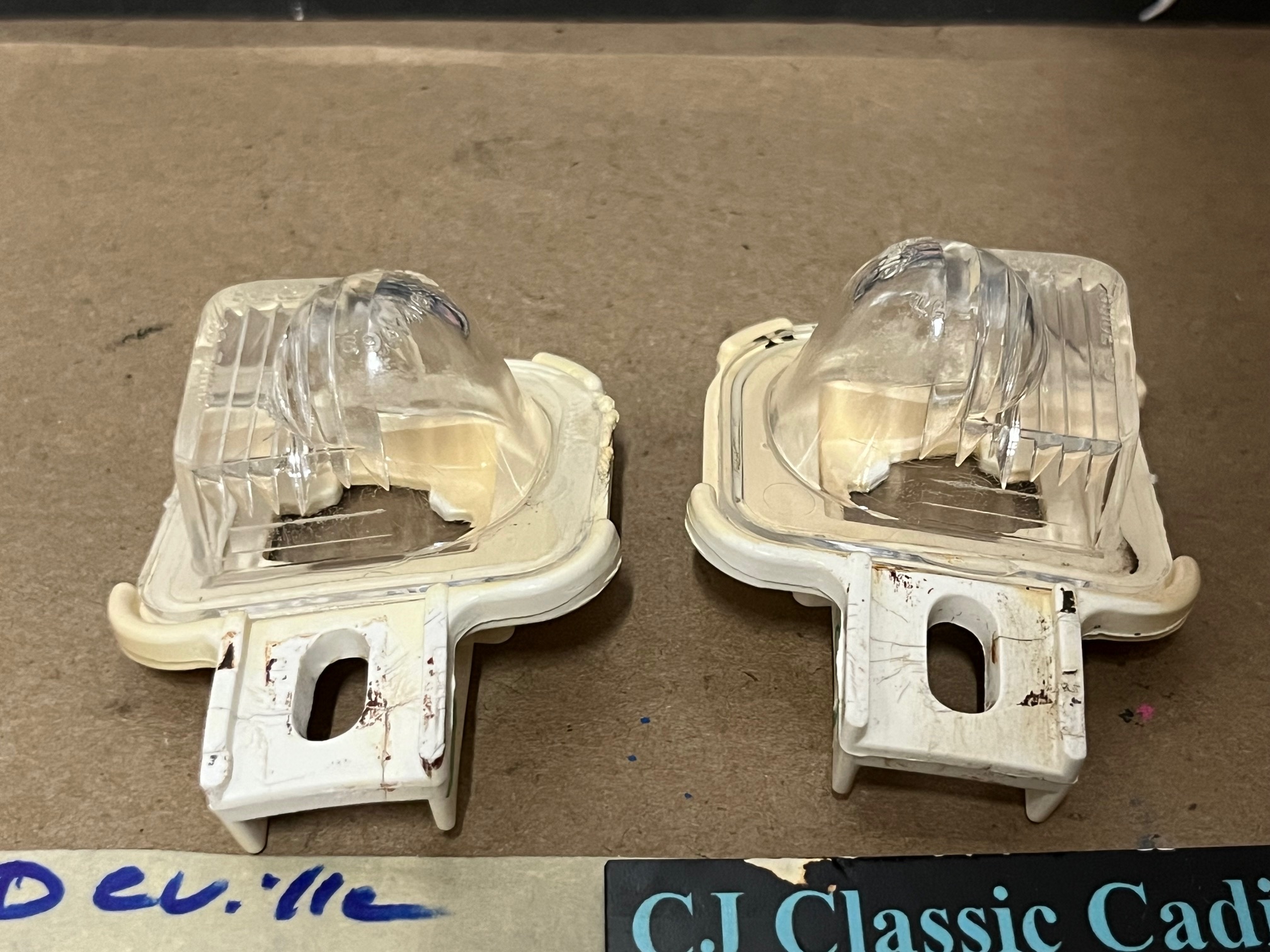 OEM 1974 1975 1976 Cadillac Deville Calais Fleetwood PAIR REAR BUMPER LICENSE PLATE LIGHT LENS - LEFT & RIGHT #912822/#912821 - Image 8