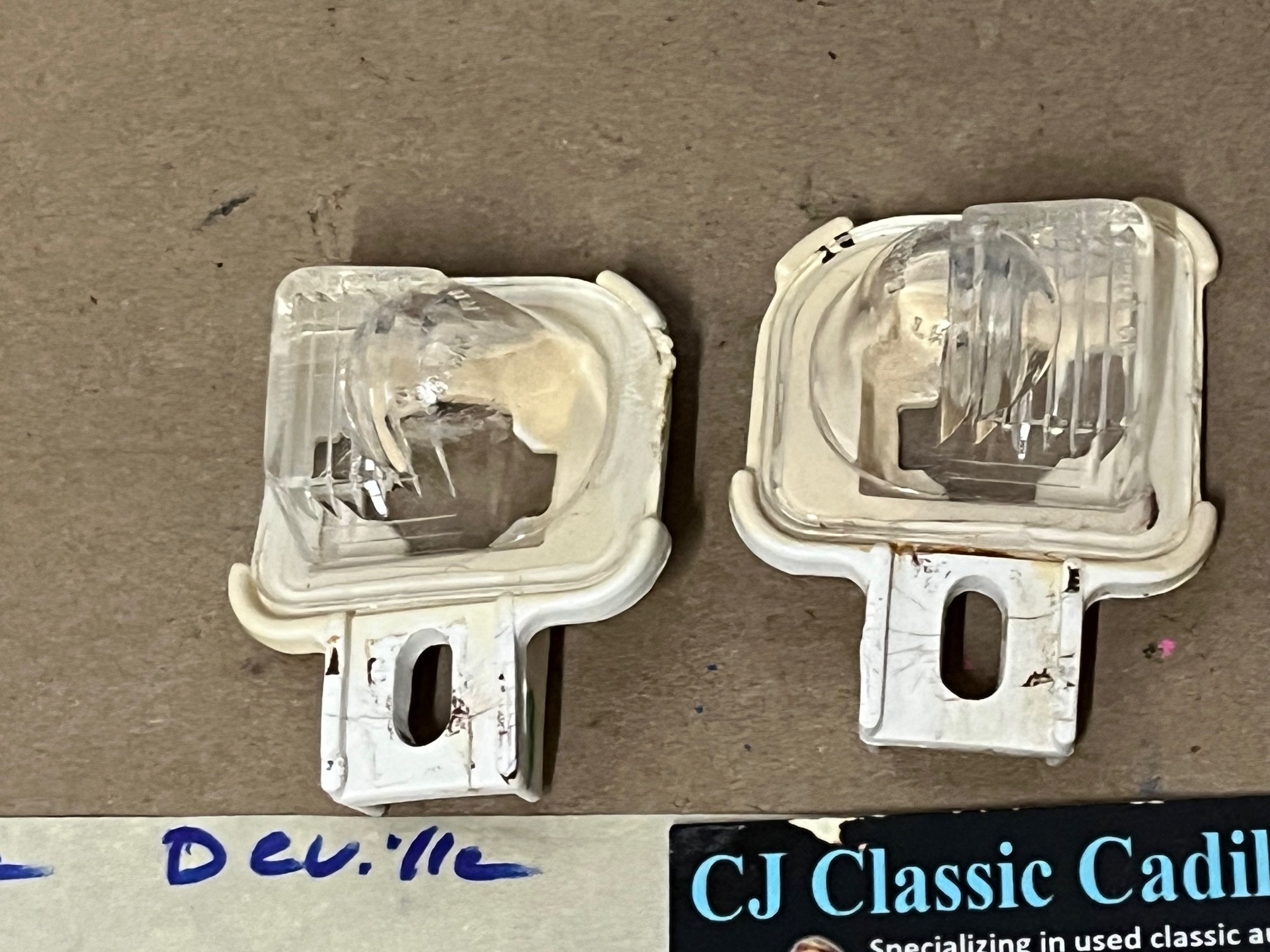 OEM 1974 1975 1976 Cadillac Deville Calais Fleetwood PAIR REAR BUMPER LICENSE PLATE LIGHT LENS - LEFT & RIGHT #912822/#912821 - Image 9