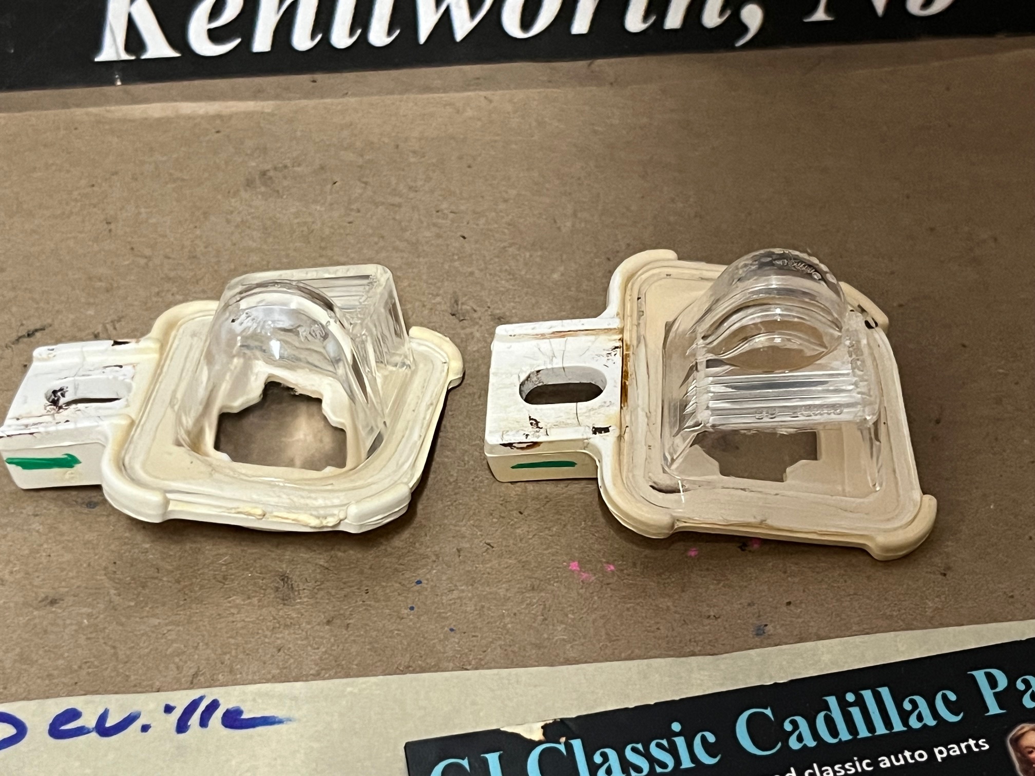 OEM 1974 1975 1976 Cadillac Deville Calais Fleetwood PAIR REAR BUMPER LICENSE PLATE LIGHT LENS - LEFT & RIGHT #912822/#912821 - Image 10