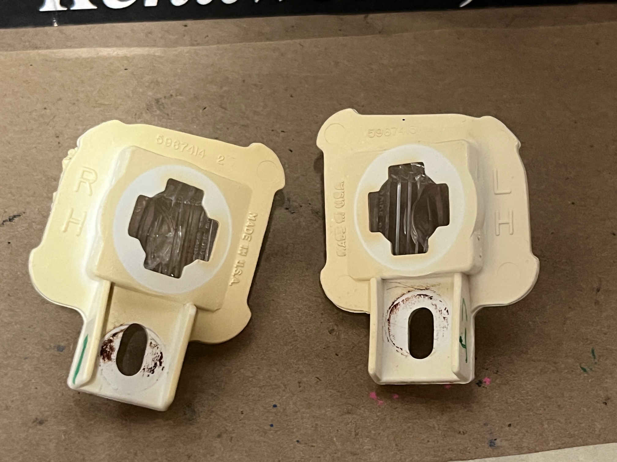 OEM 1974 1975 1976 Cadillac Deville Calais Fleetwood PAIR REAR BUMPER LICENSE PLATE LIGHT LENS - LEFT & RIGHT #912822/#912821 - Image 11