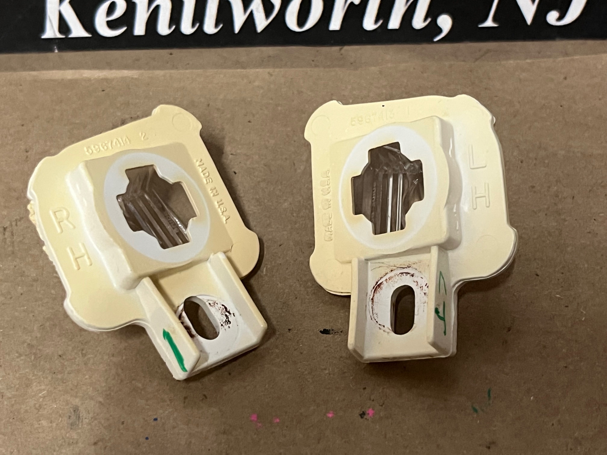 OEM 1974 1975 1976 Cadillac Deville Calais Fleetwood PAIR REAR BUMPER LICENSE PLATE LIGHT LENS - LEFT & RIGHT #912822/#912821 - Image 14