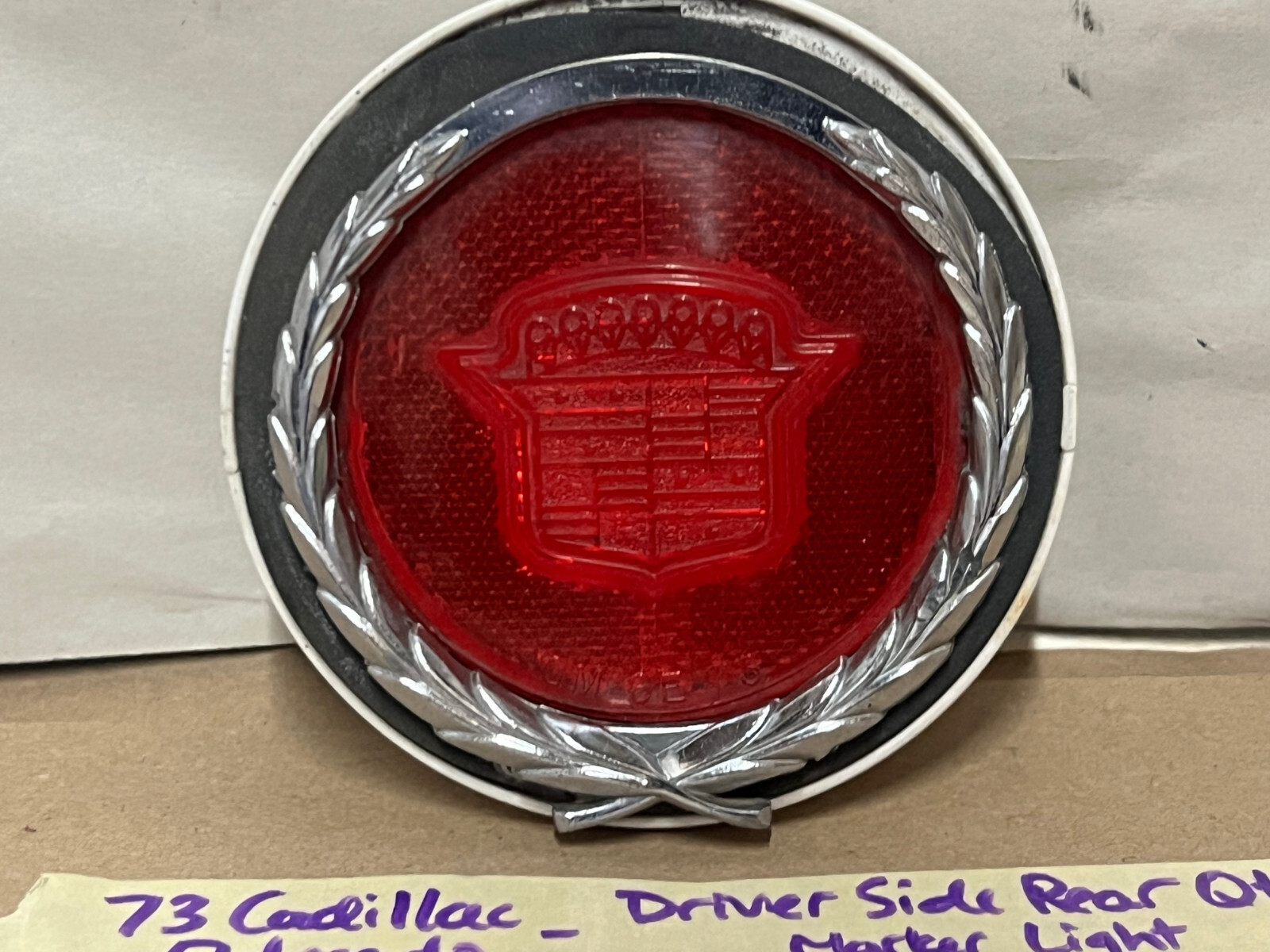 OEM 1970 1971 1972 1973 Cadillac Eldorado LEFT REAR QUARTER PANEL MARKER PARK LIGHT LENS HOUSING #5962035 - Image 2