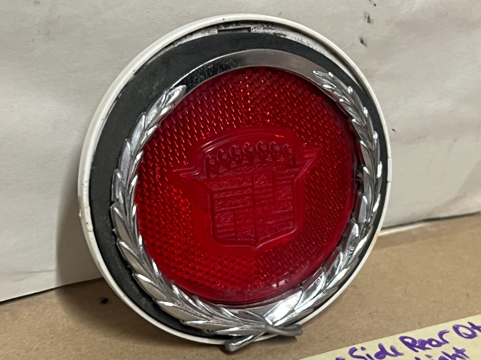 OEM 1970 1971 1972 1973 Cadillac Eldorado LEFT REAR QUARTER PANEL MARKER PARK LIGHT LENS HOUSING #5962035 - Image 3