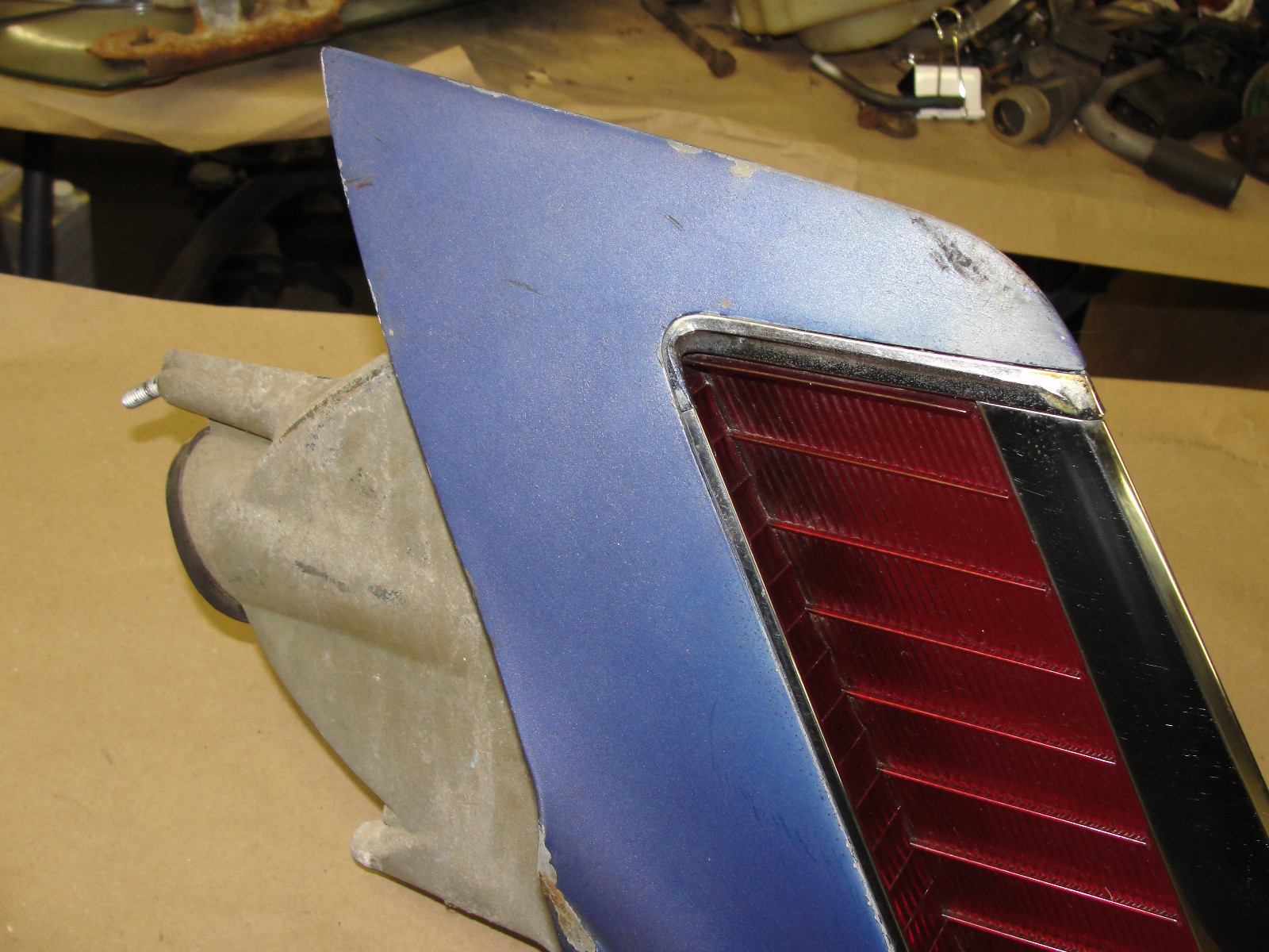 OEM 1968 1969 Cadillac Eldorado RIGHT PASSENGER SIDE TAIL LIGHT QUARTER PANEL EXTENSION BEZEL #5958354 - Image 3