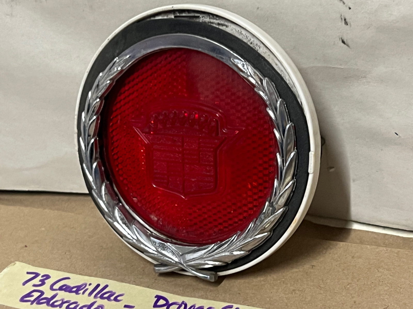OEM 1970 1971 1972 1973 Cadillac Eldorado LEFT REAR QUARTER PANEL MARKER PARK LIGHT LENS HOUSING #5962035 - Image 4