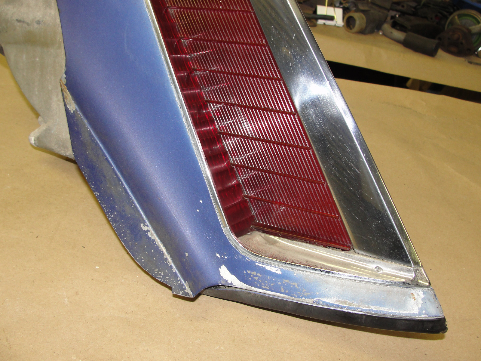 OEM 1968 1969 Cadillac Eldorado RIGHT PASSENGER SIDE TAIL LIGHT QUARTER PANEL EXTENSION BEZEL #5958354 - Image 4