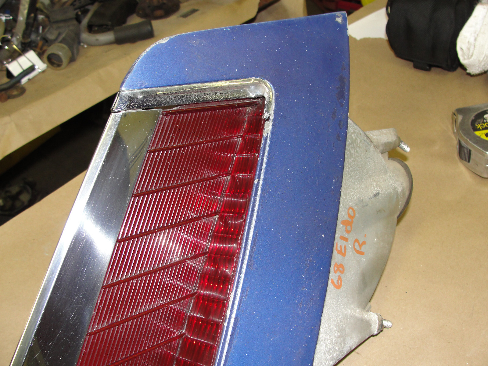 OEM 1968 1969 Cadillac Eldorado RIGHT PASSENGER SIDE TAIL LIGHT QUARTER PANEL EXTENSION BEZEL #5958354 - Image 6