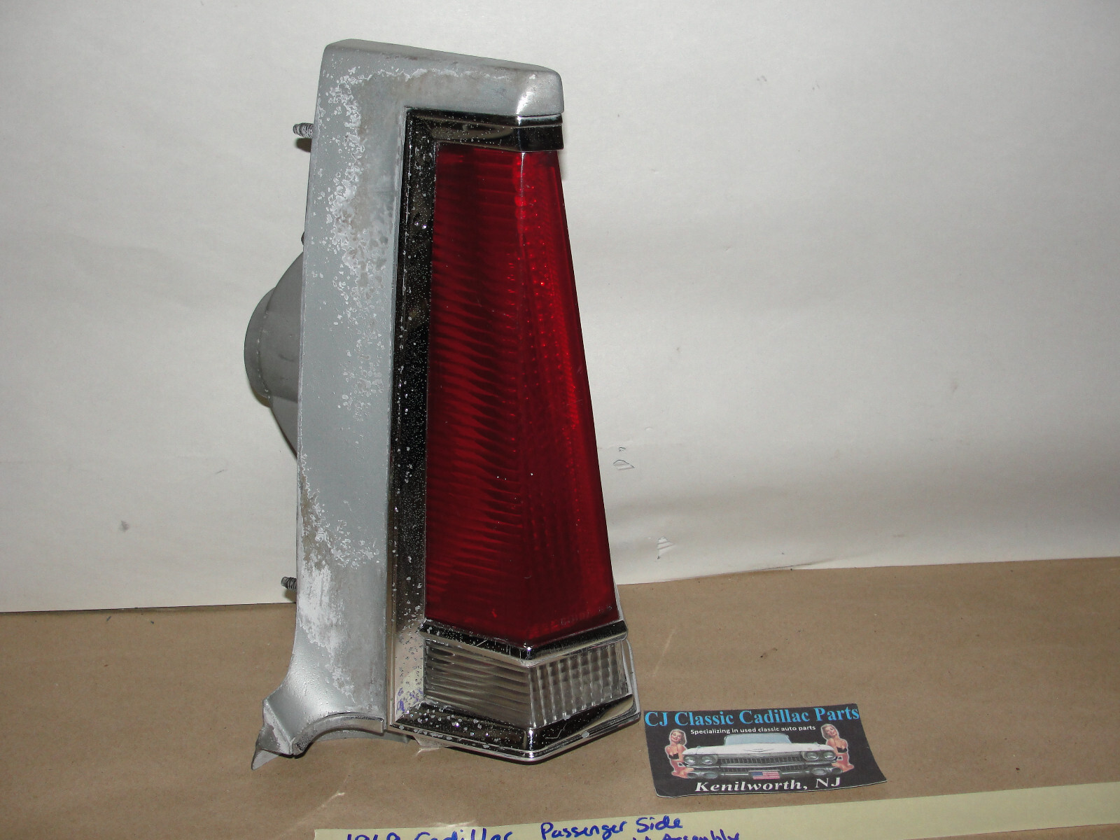 OEM 1969 Cadillac Deville Calais Fleetwood Commercial Chassis RIGHT REAR TAIL LIGHT REVERSE LIGHT QUARTER PANEL EXTENSION #5961808/#5961266/#5961249/#5961252 - Image 6