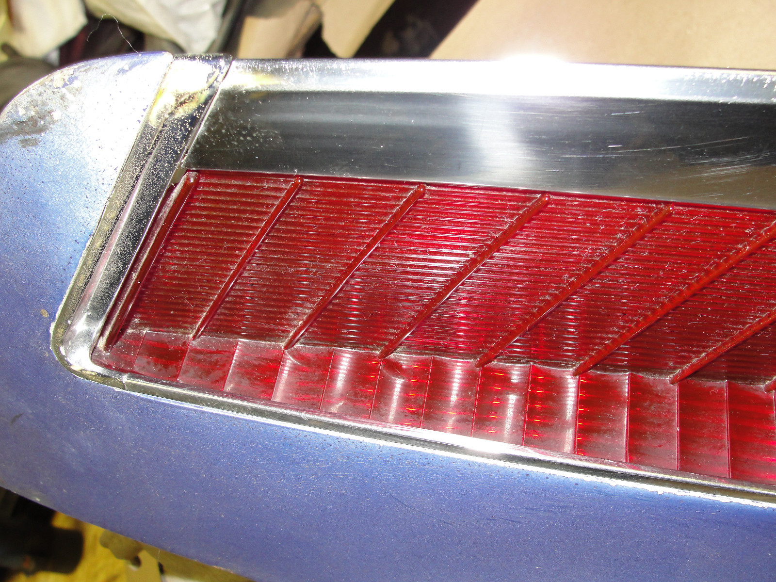 OEM 1968 1969 Cadillac Eldorado RIGHT PASSENGER SIDE TAIL LIGHT QUARTER PANEL EXTENSION BEZEL #5958354 - Image 8