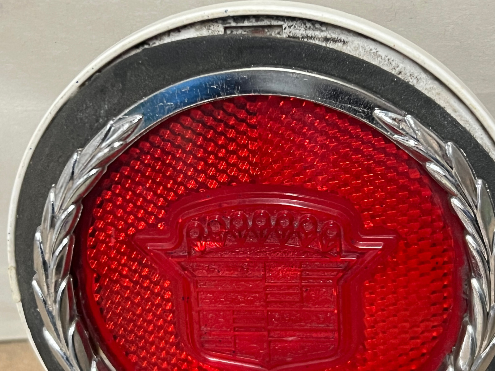 OEM 1970 1971 1972 1973 Cadillac Eldorado LEFT REAR QUARTER PANEL MARKER PARK LIGHT LENS HOUSING #5962035 - Image 9