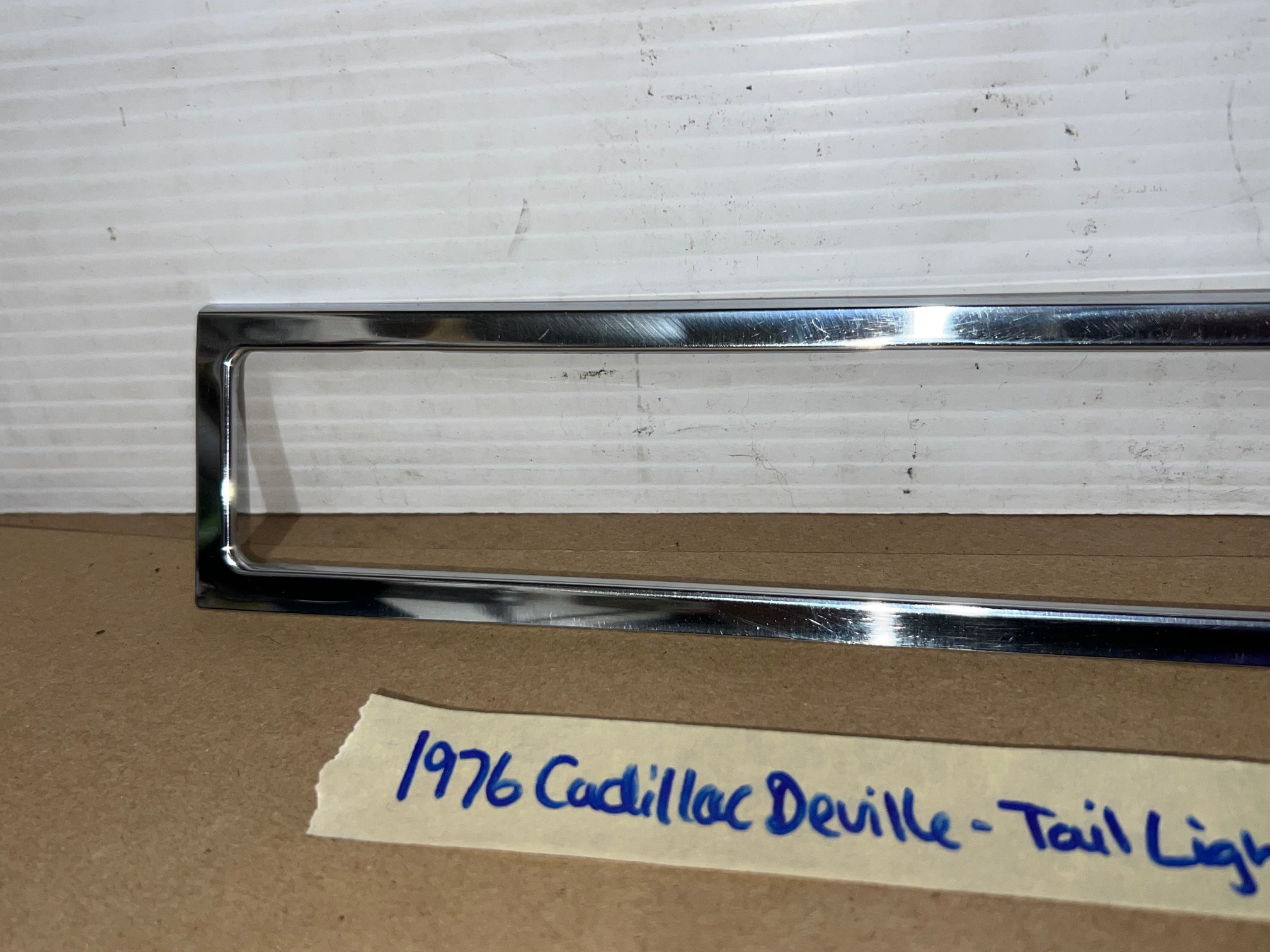 OEM 1974 1975 1976 Cadillac Deville Fleetwood Calais LEFT DRIVER SIDE REAR TAIL LIGHT LENS BEZEL TRIM MOLDING #1602921 - Image 2