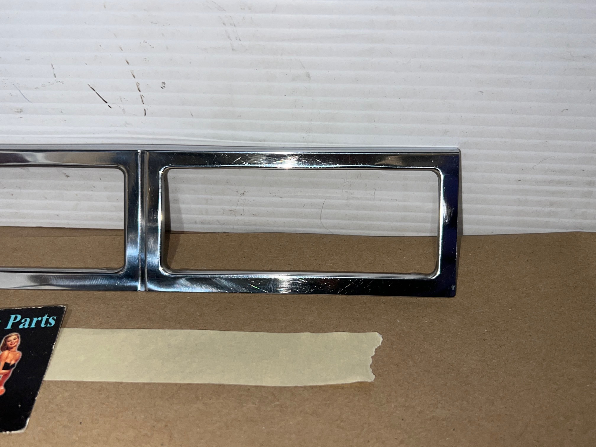 OEM 1974 1975 1976 Cadillac Deville Fleetwood Calais LEFT DRIVER SIDE REAR TAIL LIGHT LENS BEZEL TRIM MOLDING #1602921 - Image 5