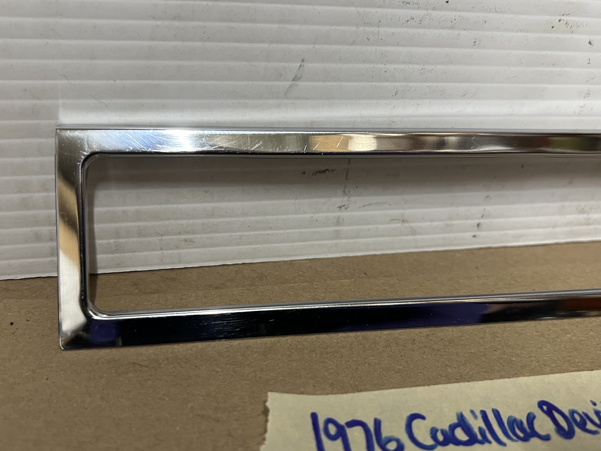 OEM 1974 1975 1976 Cadillac Deville Fleetwood Calais LEFT DRIVER SIDE REAR TAIL LIGHT LENS BEZEL TRIM MOLDING #1602921 - Image 6