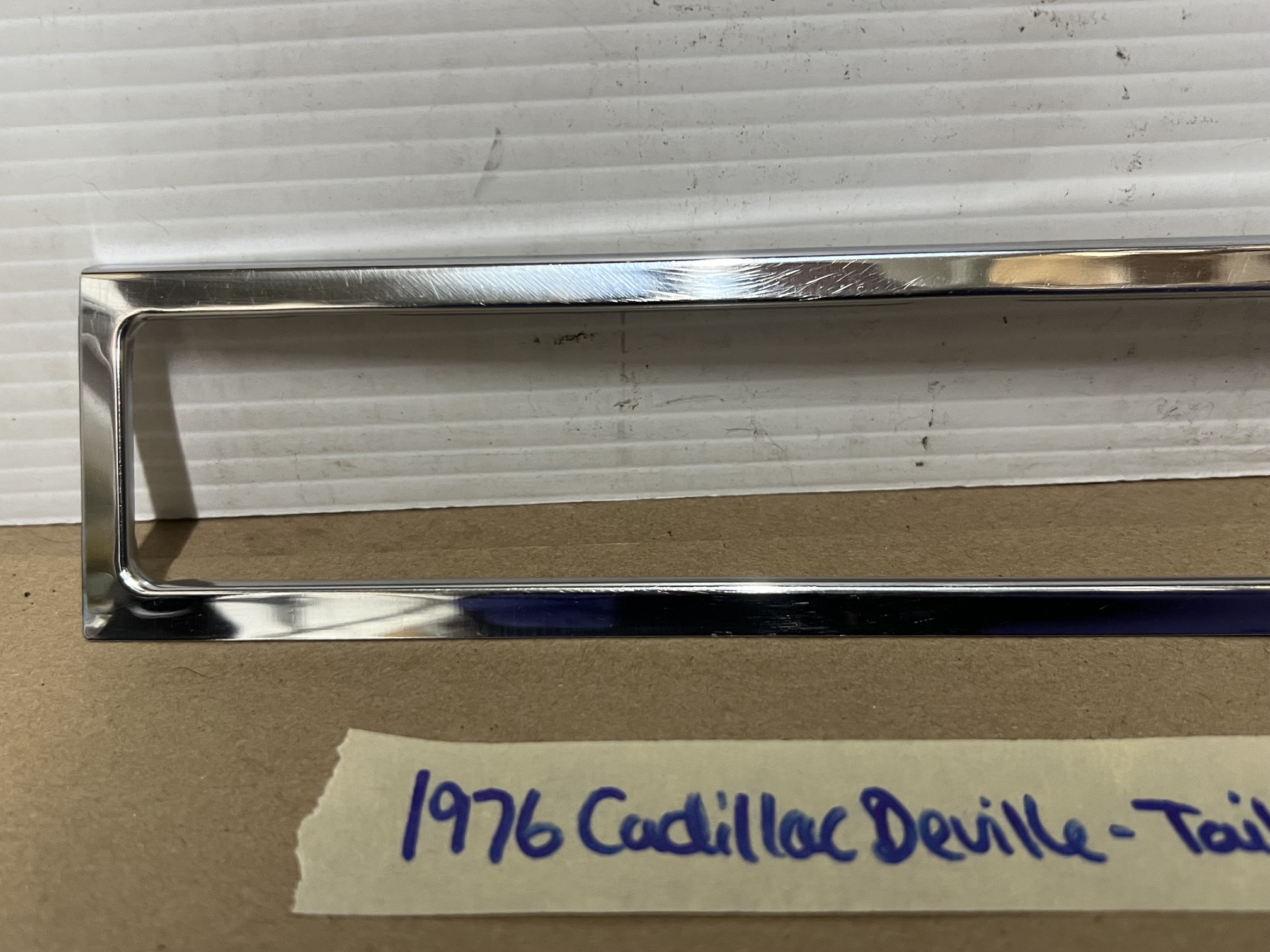 OEM 1974 1975 1976 Cadillac Deville Fleetwood Calais LEFT DRIVER SIDE REAR TAIL LIGHT LENS BEZEL TRIM MOLDING #1602921 - Image 7