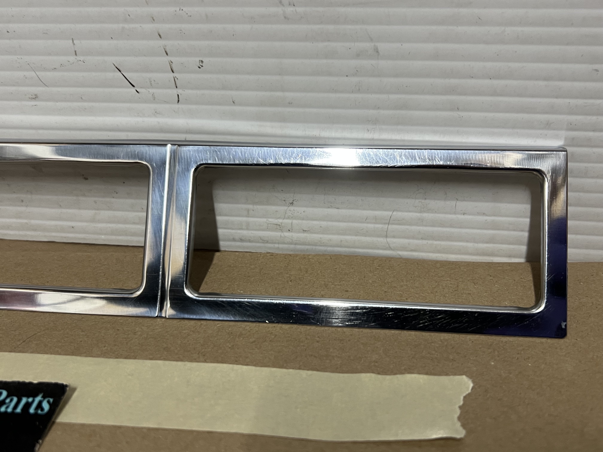 OEM 1974 1975 1976 Cadillac Deville Fleetwood Calais LEFT DRIVER SIDE REAR TAIL LIGHT LENS BEZEL TRIM MOLDING #1602921 - Image 10