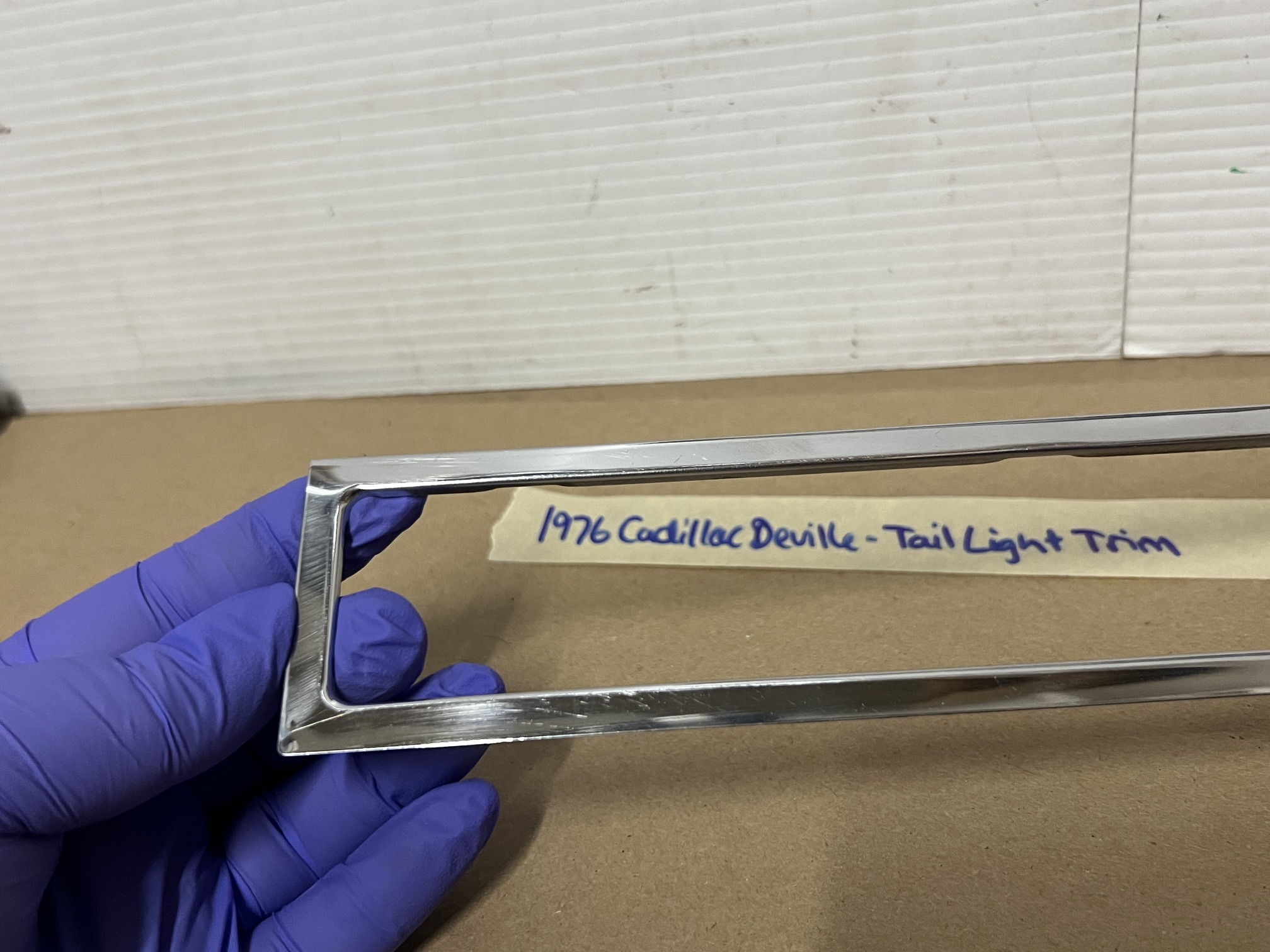 OEM 1974 1975 1976 Cadillac Deville Fleetwood Calais LEFT DRIVER SIDE REAR TAIL LIGHT LENS BEZEL TRIM MOLDING #1602921 - Image 11