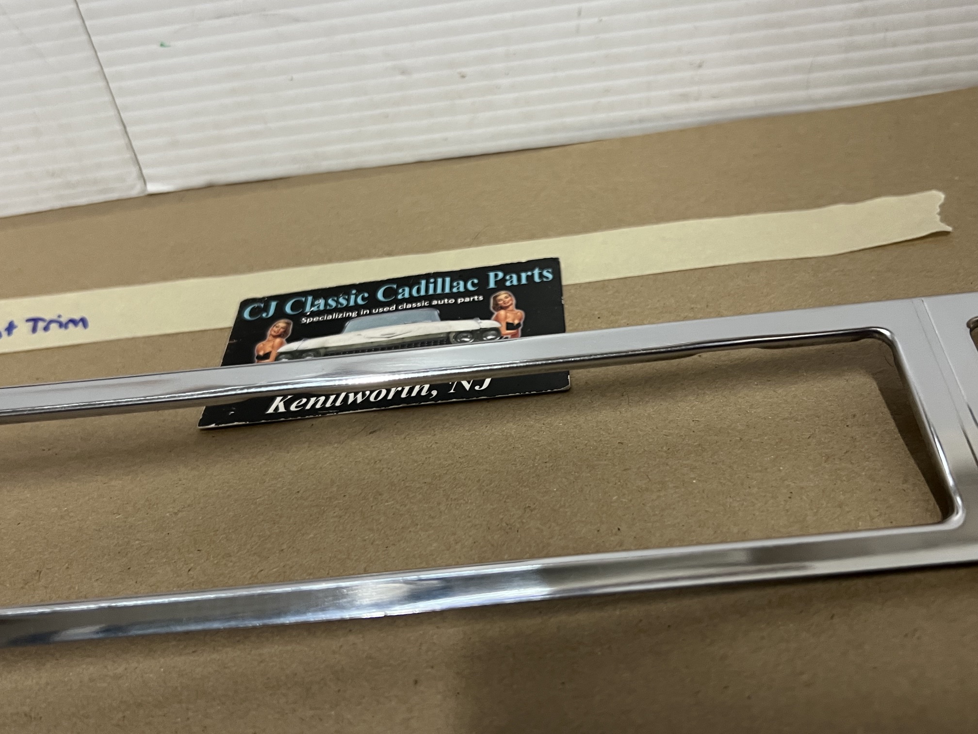 OEM 1974 1975 1976 Cadillac Deville Fleetwood Calais LEFT DRIVER SIDE REAR TAIL LIGHT LENS BEZEL TRIM MOLDING #1602921 - Image 13