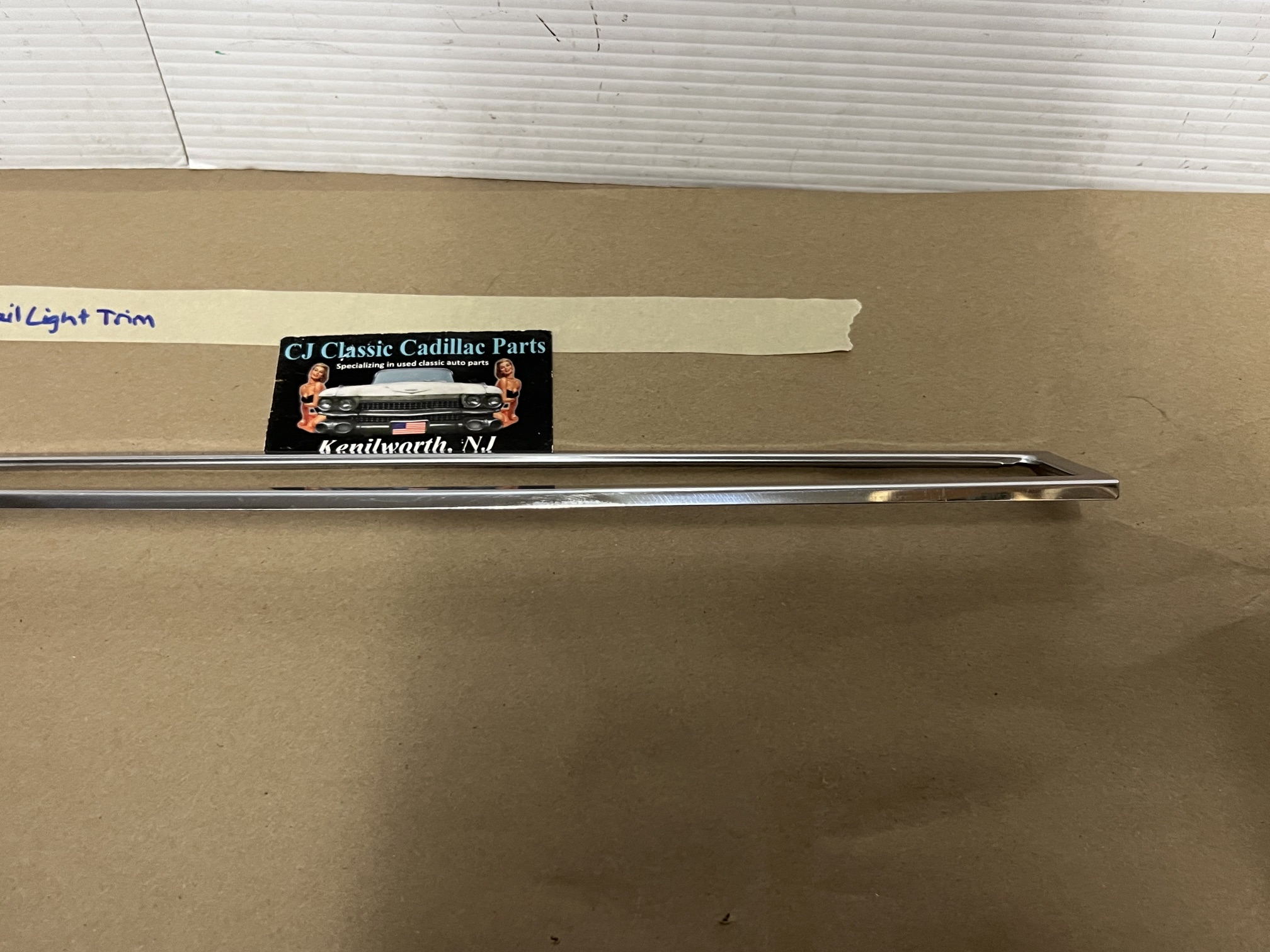 OEM 1974 1975 1976 Cadillac Deville Fleetwood Calais LEFT DRIVER SIDE REAR TAIL LIGHT LENS BEZEL TRIM MOLDING #1602921 - Image 16