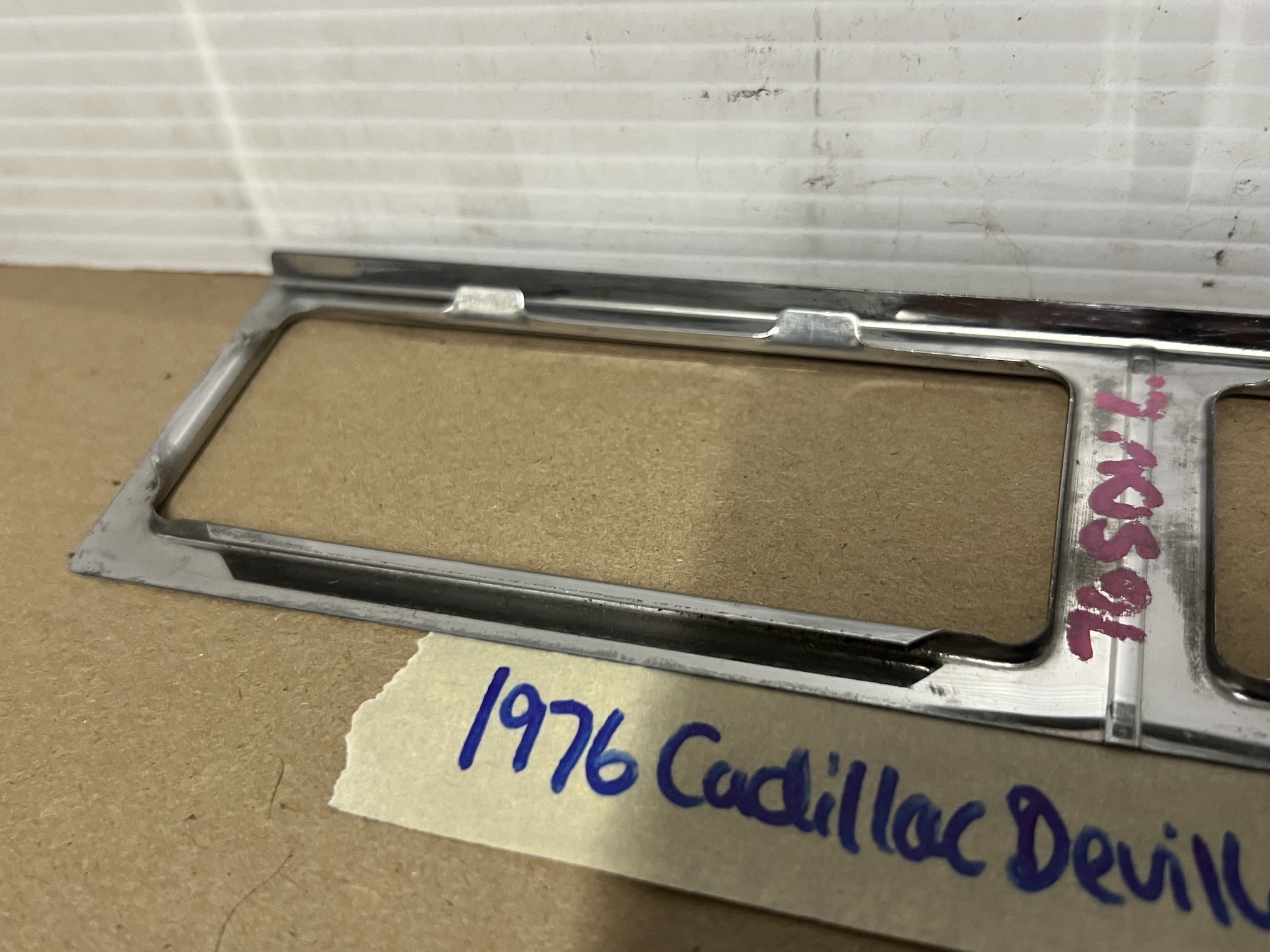 OEM 1974 1975 1976 Cadillac Deville Fleetwood Calais LEFT DRIVER SIDE REAR TAIL LIGHT LENS BEZEL TRIM MOLDING #1602921 - Image 20