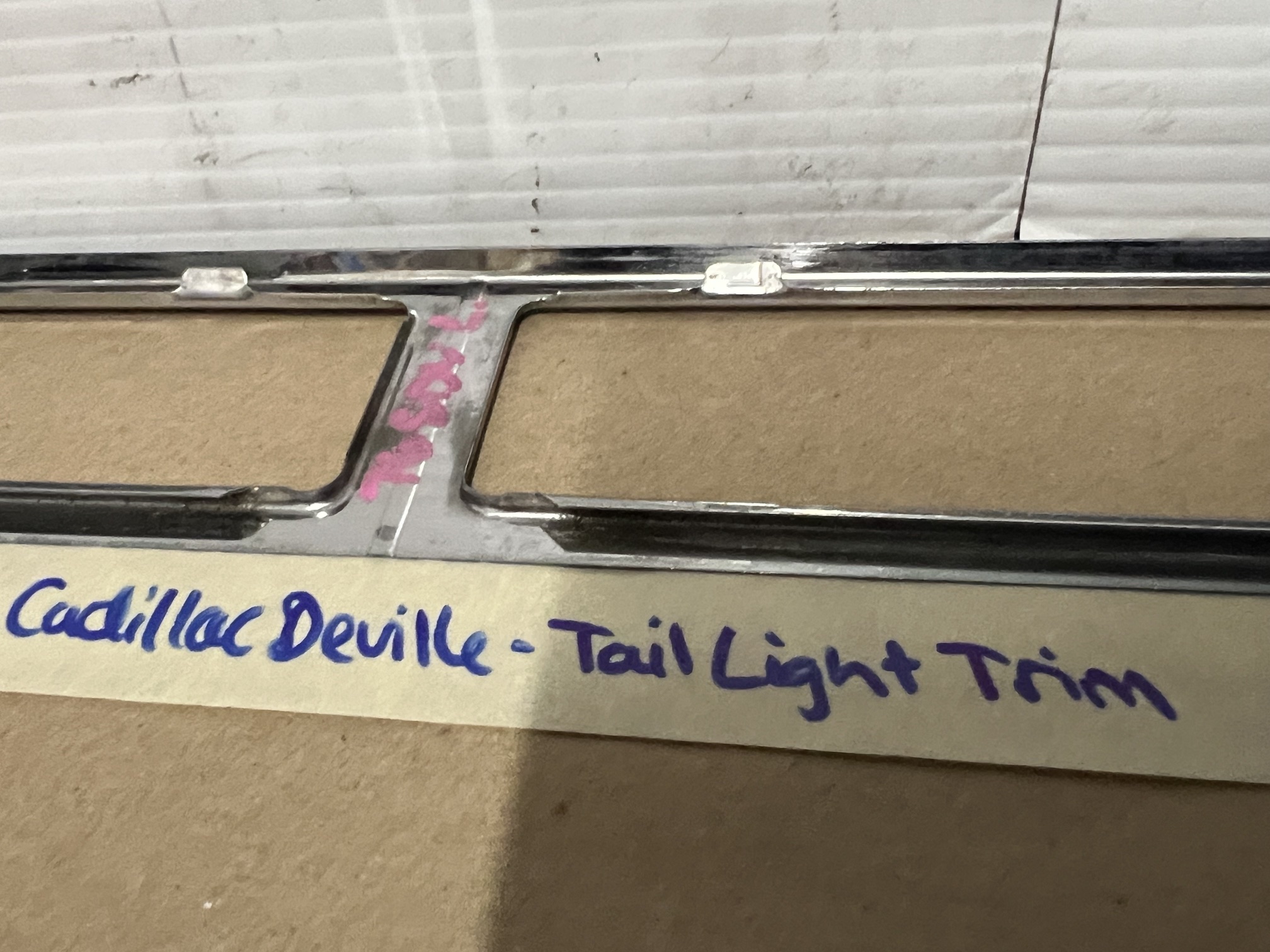 OEM 1974 1975 1976 Cadillac Deville Fleetwood Calais LEFT DRIVER SIDE REAR TAIL LIGHT LENS BEZEL TRIM MOLDING #1602921 - Image 21