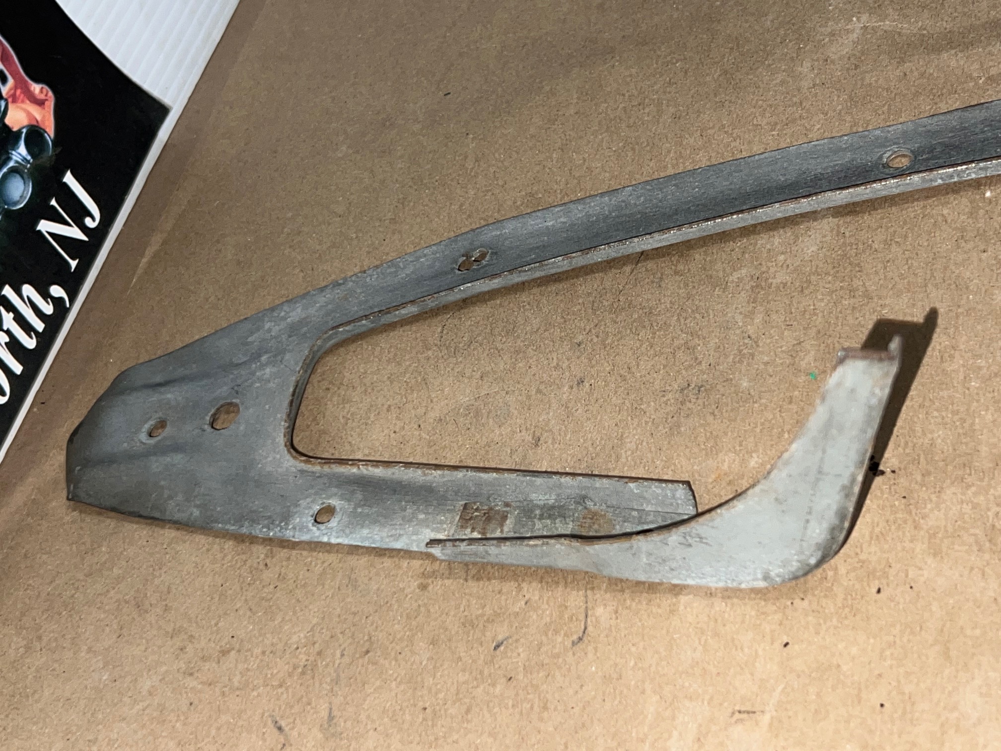 OEM 1974 1975 1976 Cadillac Deville Fleetwood Calais RIGHT PASSENGER SIDE REAR QUARTER PANEL FILLER MOUNTING BRACKET - Image 8