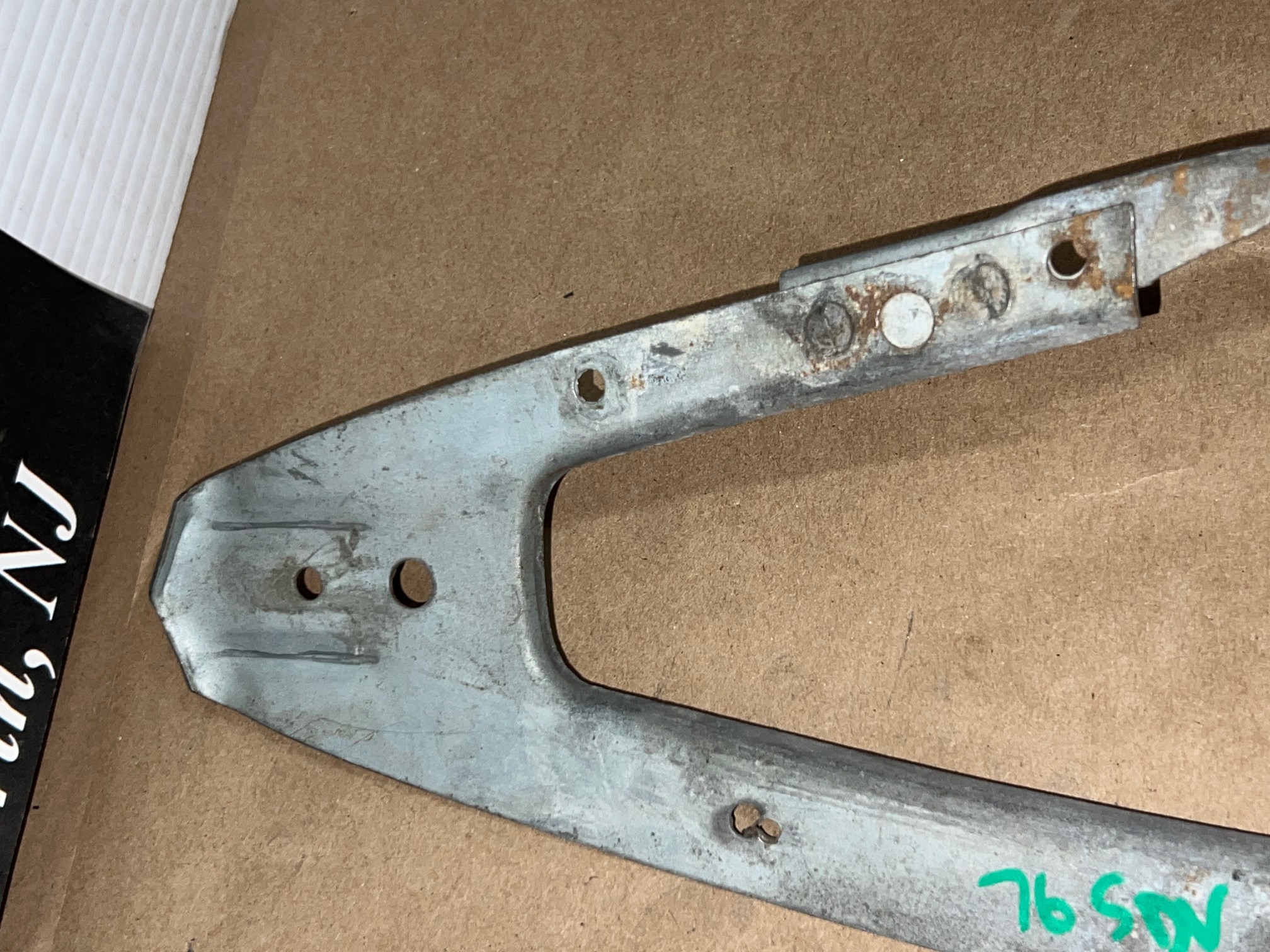 OEM 1974 1975 1976 Cadillac Deville Fleetwood Calais RIGHT PASSENGER SIDE REAR QUARTER PANEL FILLER MOUNTING BRACKET - Image 12