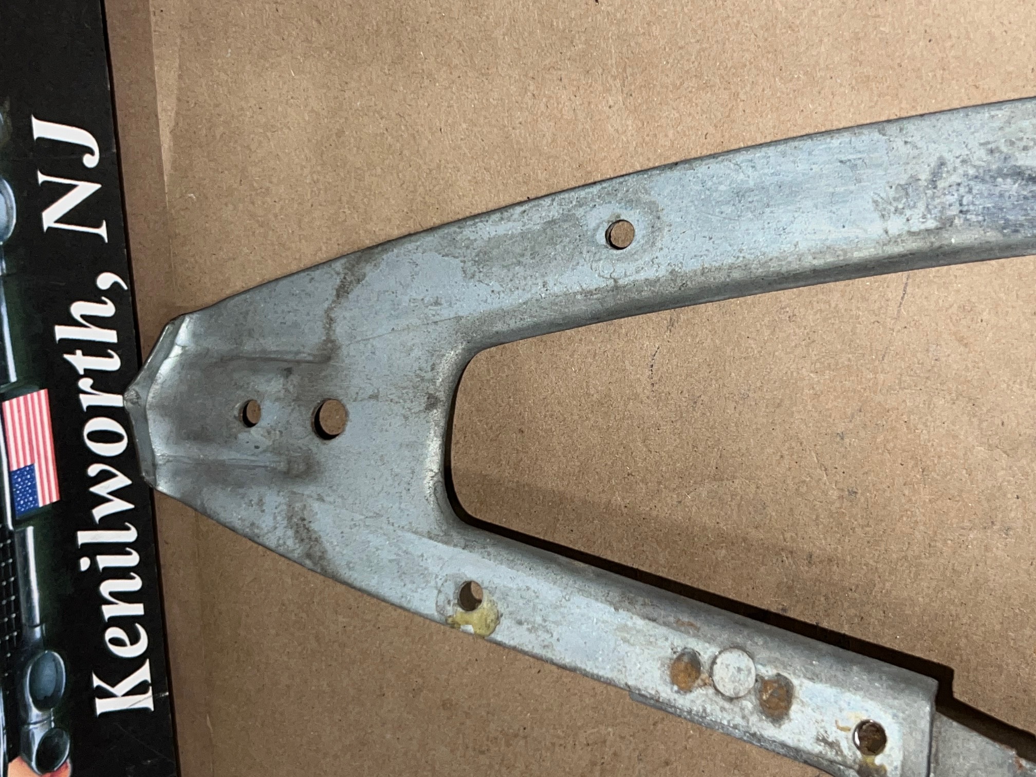 OEM 1974 1975 1976 Cadillac Deville Fleetwood Calais LEFT DRIVER SIDE REAR QUARTER PANEL FILLER MOUNTING BRACKET - Image 8