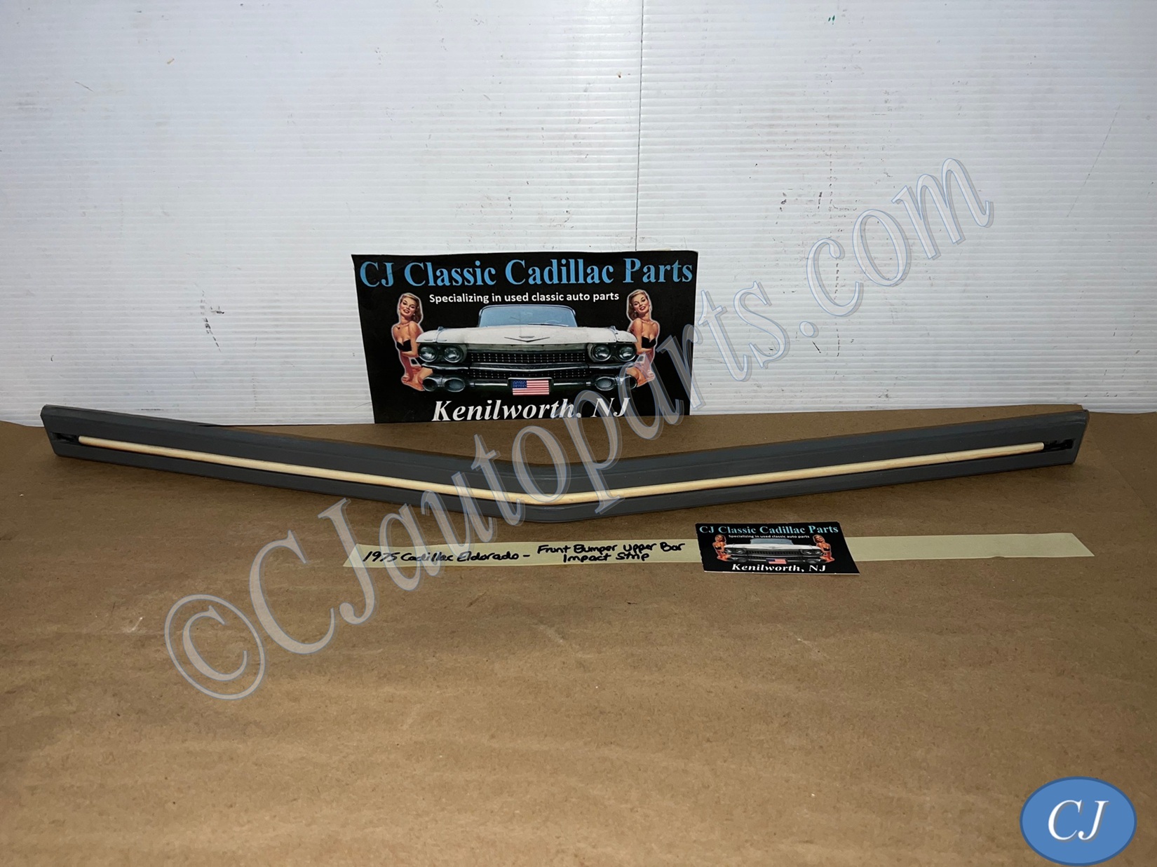 OEM 1974 1975 1976 1977 1978 Cadillac Eldorado 1974 1975 1976 Deville Calais Fleetwood UPPER FRONT BUMPER CENTER BAR IMPACT STRIP CUSHION PAD # 1603549