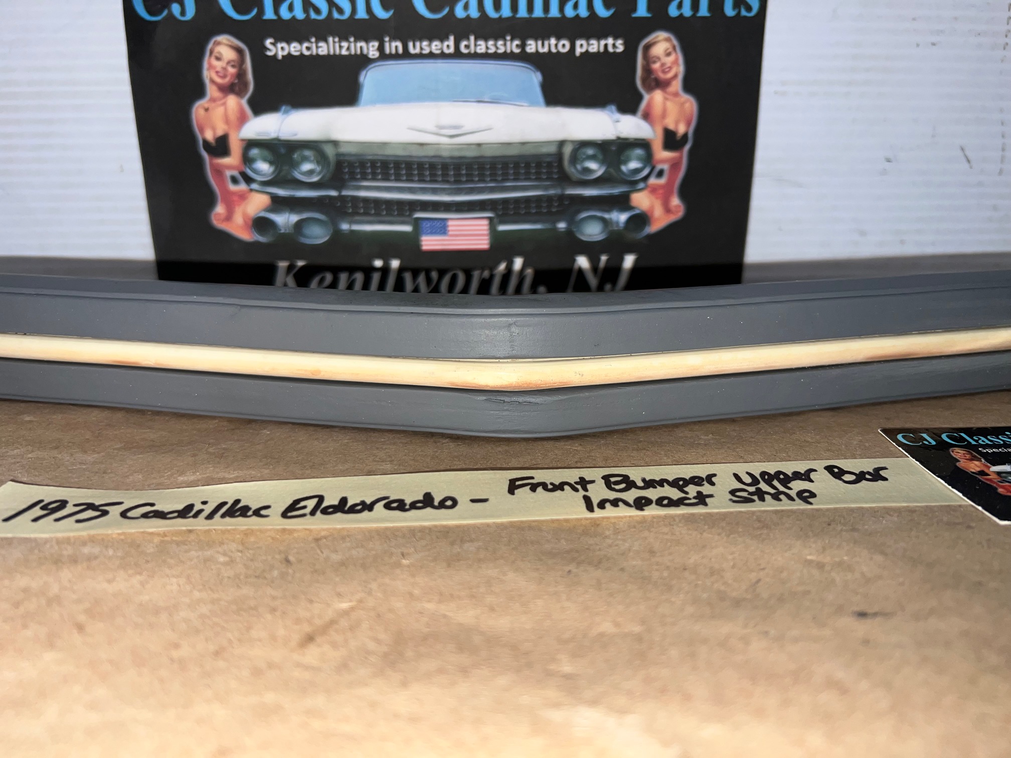 OEM 1974 1975 1976 1977 1978 Cadillac Eldorado 1974 1975 1976 Deville Calais Fleetwood UPPER FRONT BUMPER CENTER BAR IMPACT STRIP CUSHION PAD # 1603549 - Image 3