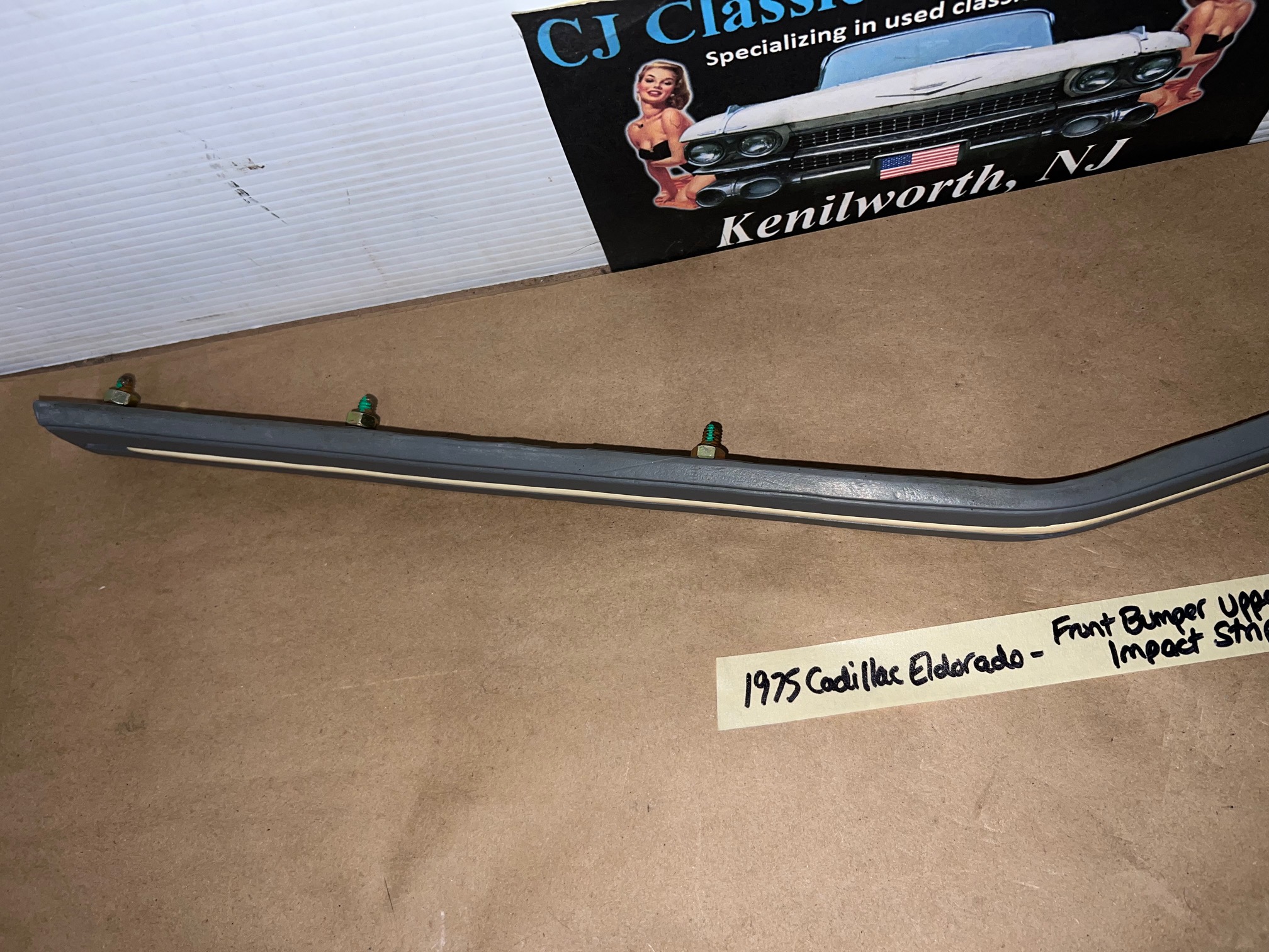 OEM 1974 1975 1976 1977 1978 Cadillac Eldorado 1974 1975 1976 Deville Calais Fleetwood UPPER FRONT BUMPER CENTER BAR IMPACT STRIP CUSHION PAD # 1603549 - Image 10
