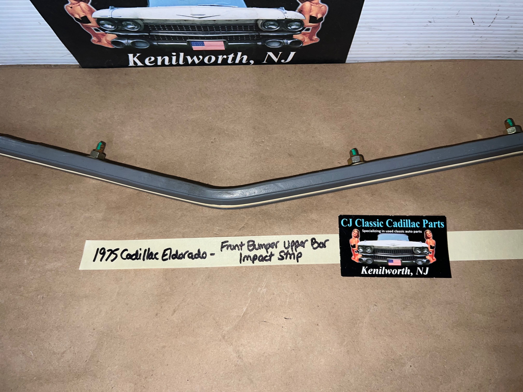 OEM 1974 1975 1976 1977 1978 Cadillac Eldorado 1974 1975 1976 Deville Calais Fleetwood UPPER FRONT BUMPER CENTER BAR IMPACT STRIP CUSHION PAD # 1603549 - Image 14