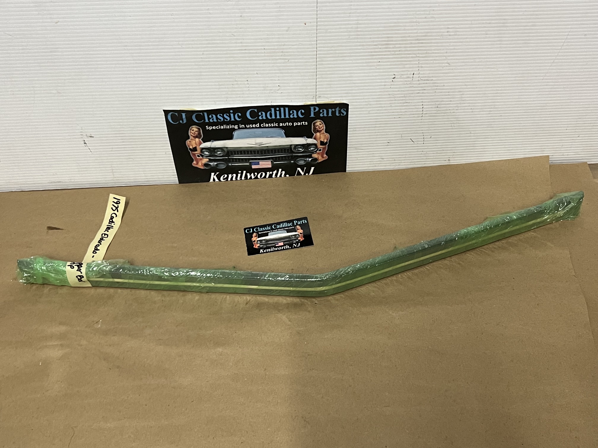 OEM 1974 1975 1976 1977 1978 Cadillac Eldorado 1974 1975 1976 Deville Calais Fleetwood UPPER FRONT BUMPER CENTER BAR IMPACT STRIP CUSHION PAD # 1603549 - Image 23